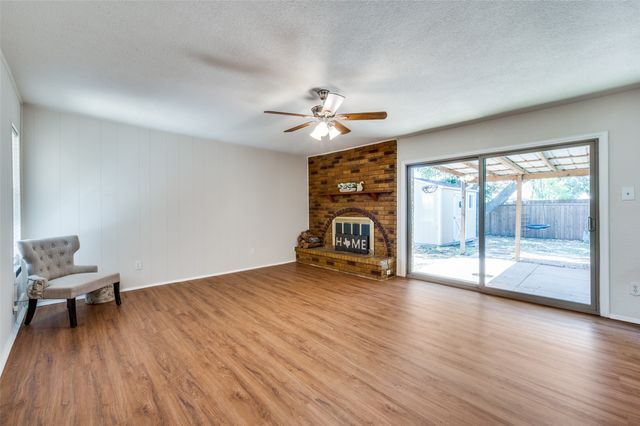 5072 Stanley Drive, The Colony, TX 75056