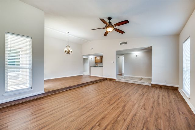 5072 Stanley Drive, The Colony, TX 75056