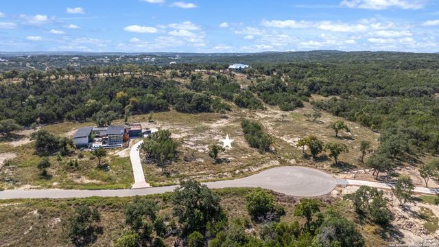 910 Blueridge Vw, Canyon Lake, TX 78133