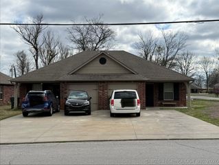 601 E 11th Street, Claremore, OK 74017