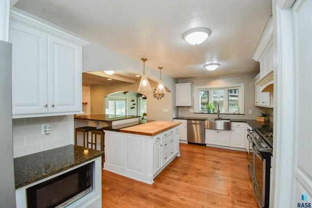 1705 E Edgewood Rd Road, Sioux Falls, SD 57103