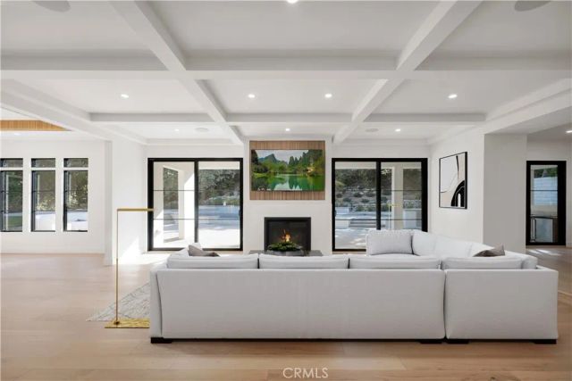 4239 Tarzana Estates Dr., Tarzana, CA 91356