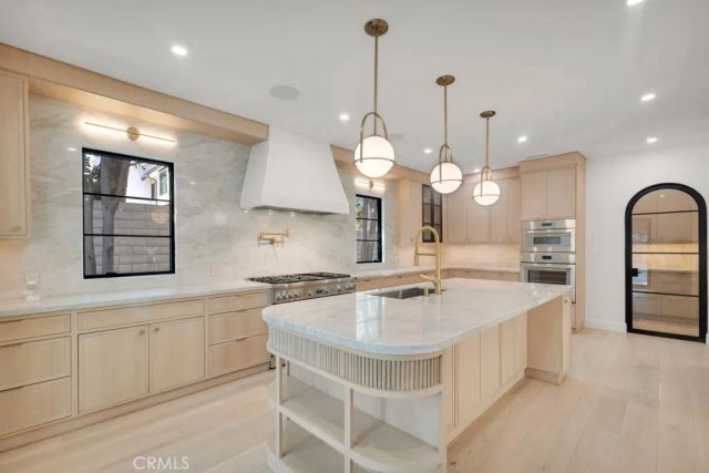 4239 Tarzana Estates Dr., Tarzana, CA 91356