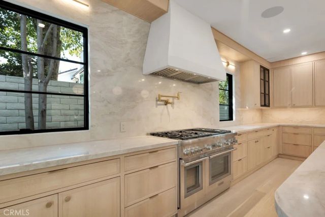4239 Tarzana Estates Dr., Tarzana, CA 91356