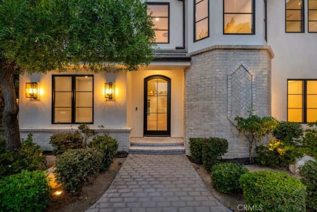 4239 Tarzana Estates Dr., Tarzana, CA 91356