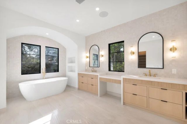 4239 Tarzana Estates Dr., Tarzana, CA 91356
