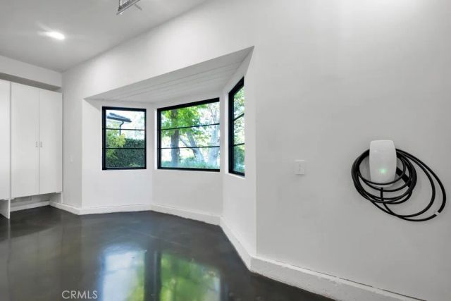 4239 Tarzana Estates Dr., Tarzana, CA 91356