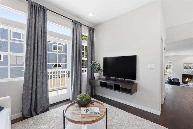 702 S Broadway A, Redondo Beach, CA 90277