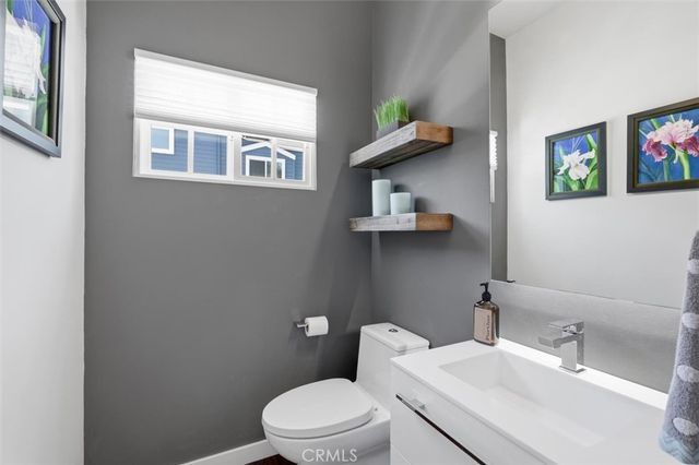 702 S Broadway A, Redondo Beach, CA 90277