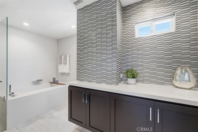 702 S Broadway A, Redondo Beach, CA 90277