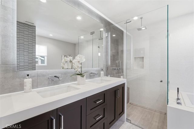 702 S Broadway A, Redondo Beach, CA 90277