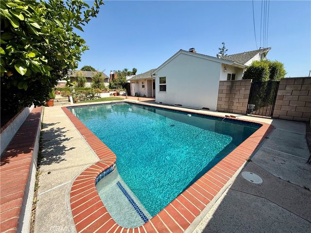 543 E Comstock, Glendora, CA 91741