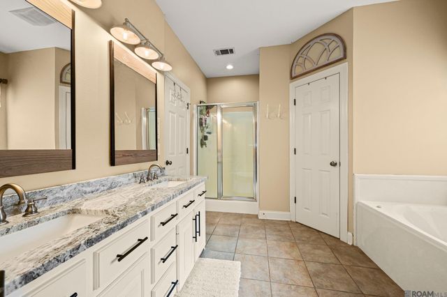 34122 Springlake Dr, Walker, LA 70785