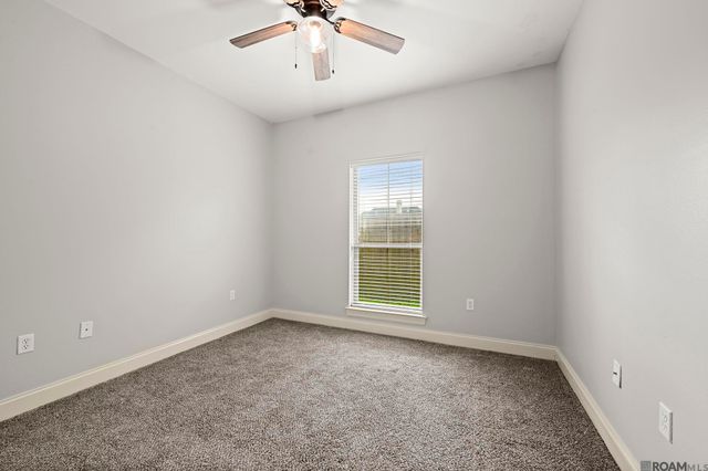 34122 Springlake Dr, Walker, LA 70785