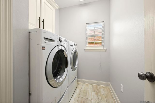 34122 Springlake Dr, Walker, LA 70785