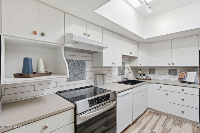 4968 N Territory Avenue, Tucson, AZ 85750