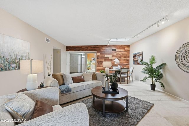 4968 N Territory Avenue, Tucson, AZ 85750