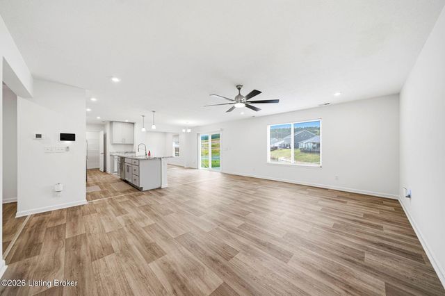 262 Sanctuary Dr, Shepherdsville, KY 40165