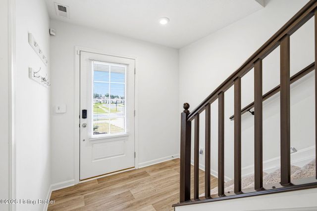 262 Sanctuary Dr, Shepherdsville, KY 40165