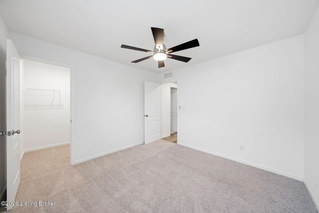 262 Sanctuary Dr, Shepherdsville, KY 40165