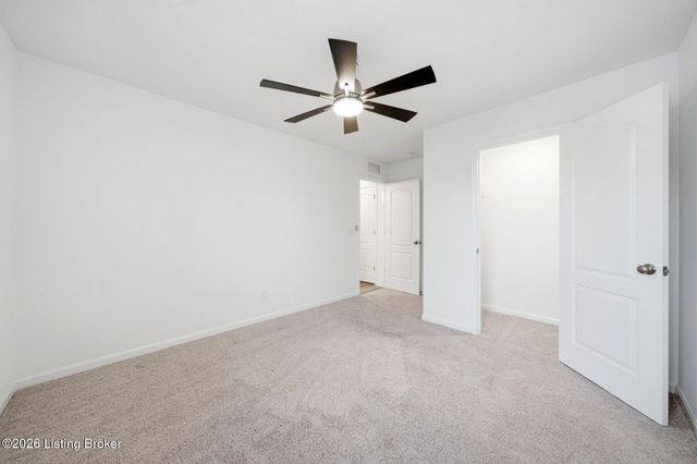 262 Sanctuary Dr, Shepherdsville, KY 40165