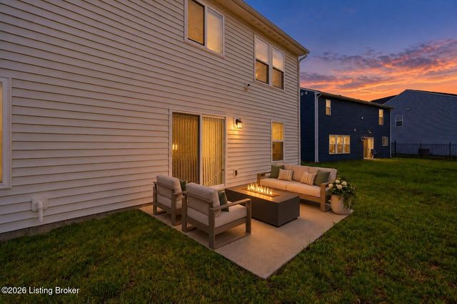 262 Sanctuary Dr, Shepherdsville, KY 40165
