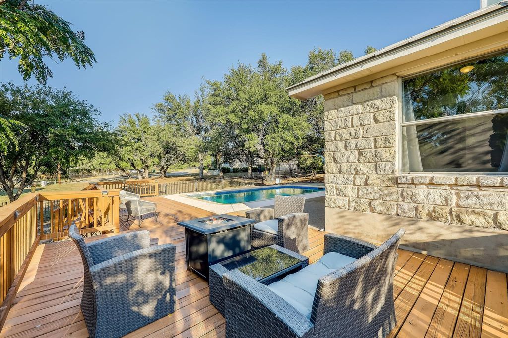 3110 Point CV, Lago Vista, TX 78645