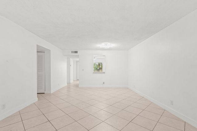 7301 Amberly Lane 304, Delray Beach, FL 33446