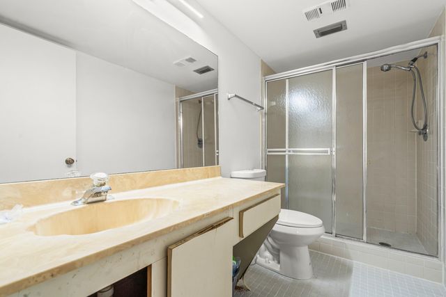 7301 Amberly Lane 304, Delray Beach, FL 33446