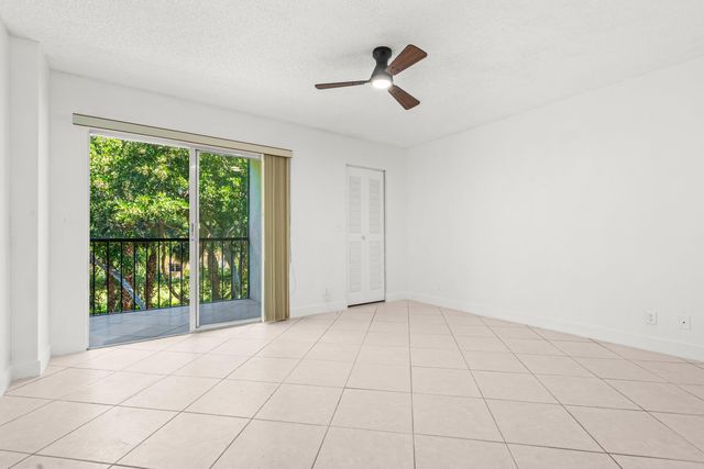 7301 Amberly Lane 304, Delray Beach, FL 33446