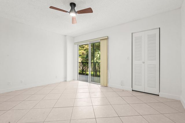 7301 Amberly Lane 304, Delray Beach, FL 33446
