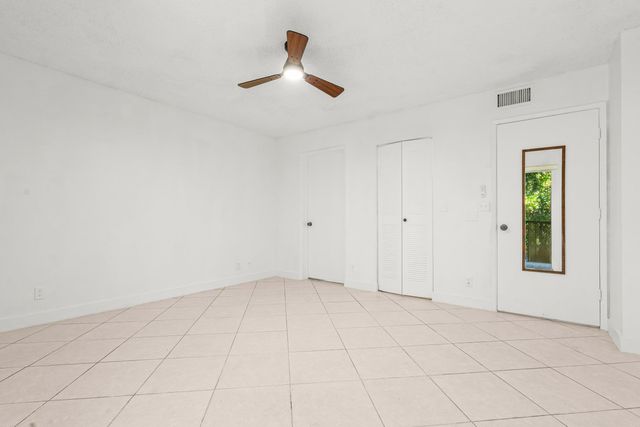 7301 Amberly Lane 304, Delray Beach, FL 33446