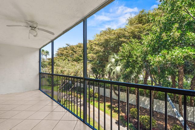 7301 Amberly Lane 304, Delray Beach, FL 33446