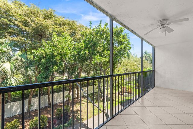 7301 Amberly Lane 304, Delray Beach, FL 33446