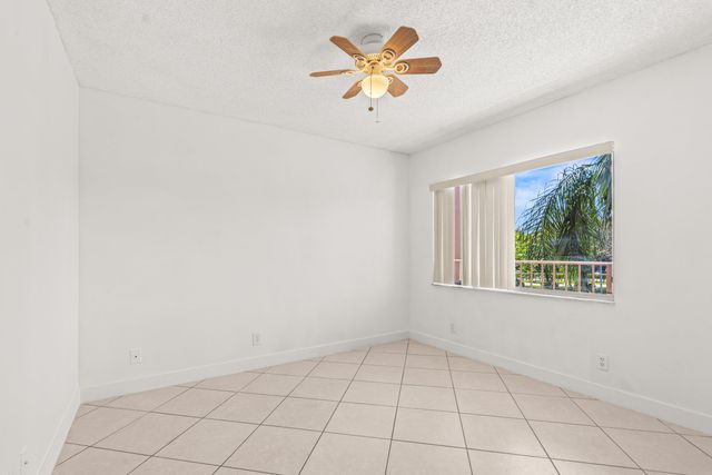 7301 Amberly Lane 304, Delray Beach, FL 33446