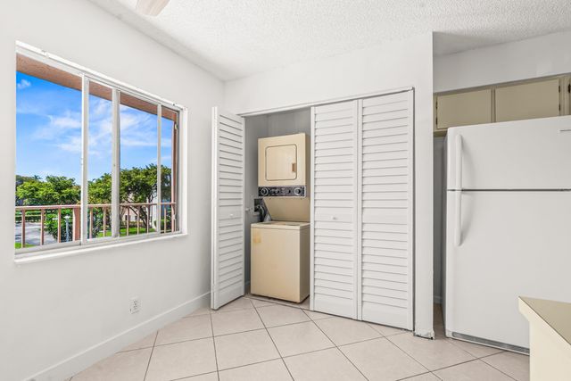 7301 Amberly Lane 304, Delray Beach, FL 33446