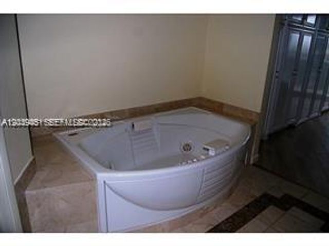 19333 Collins Avenue 1109, Sunny Isles Beach, FL 33160