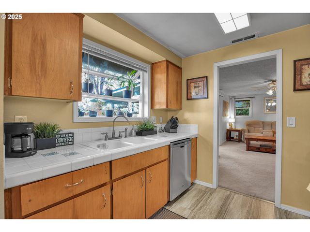 17277 Sw SUGAR PLUM Ct, Beaverton, OR 97007