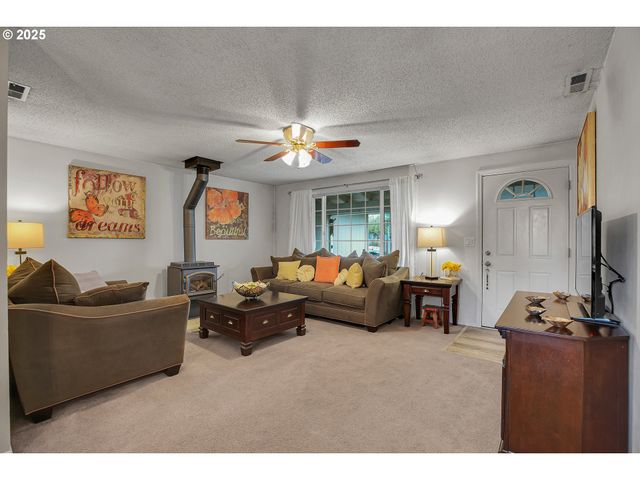 17277 Sw SUGAR PLUM Ct, Beaverton, OR 97007