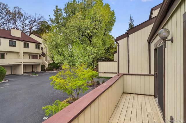 5 Bannock Court, Suffern, NY 10901
