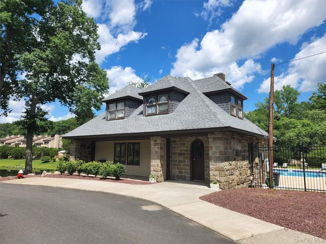 5 Bannock Court, Suffern, NY 10901