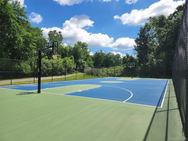 5 Bannock Court, Suffern, NY 10901