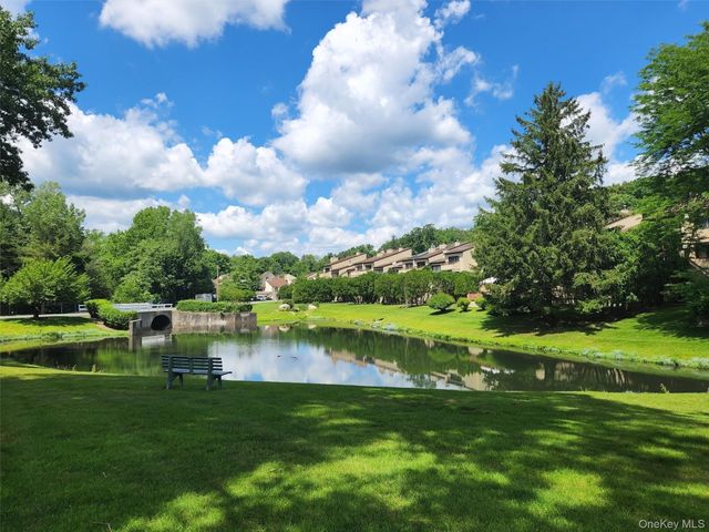 5 Bannock Court, Suffern, NY 10901