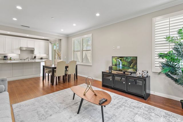 101 Thornhurst, Irvine, CA 92620