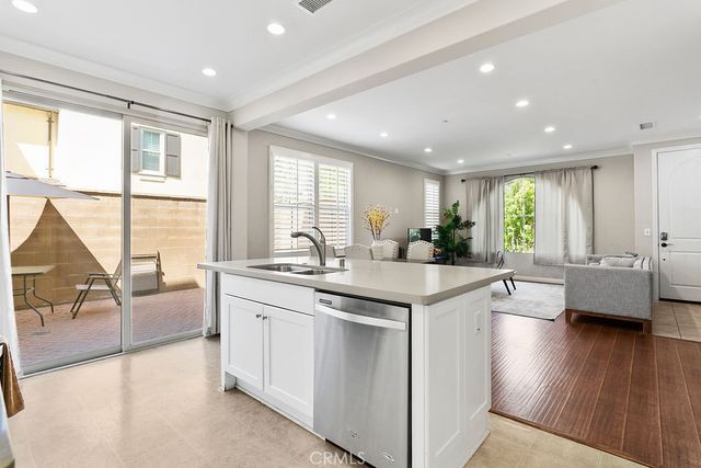 101 Thornhurst, Irvine, CA 92620