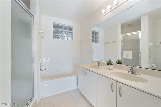 6560 Huntington Lakes CIR 102, Naples, FL 34119