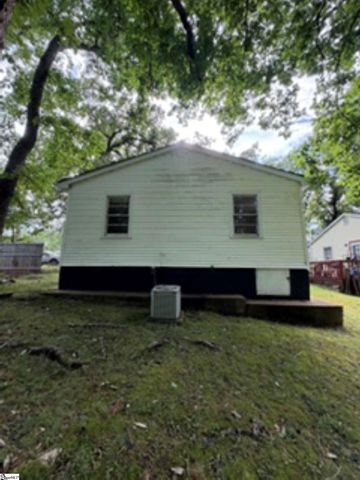 729 W Georgia Street, Woodruff, SC 29388