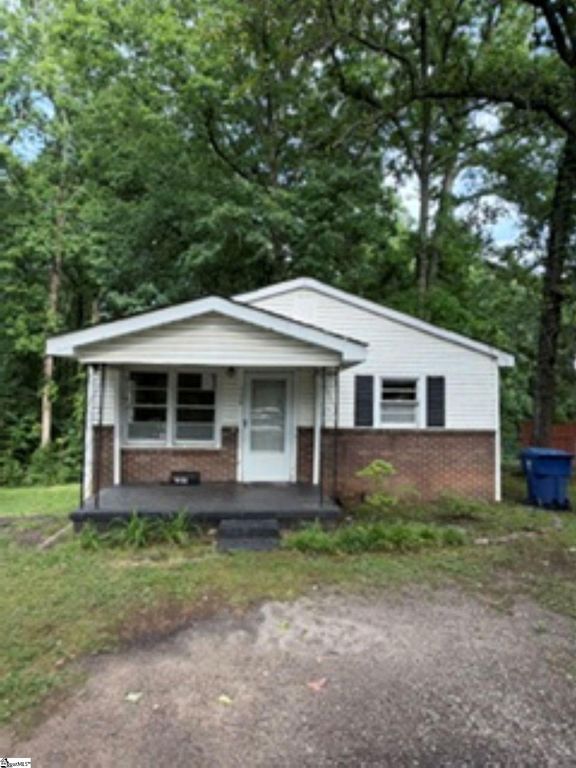 729 W Georgia Street, Woodruff, SC 29388