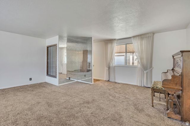 220 E PIONEER AVE, Sandy, UT 84070