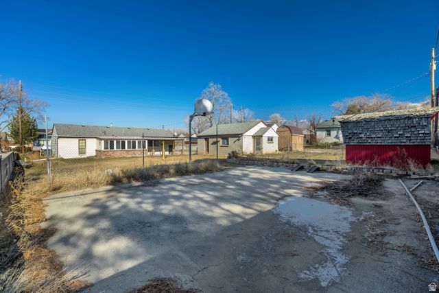 220 E PIONEER AVE, Sandy, UT 84070